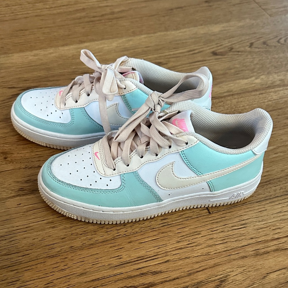 Nike Kids Sneakers in Aqua and White